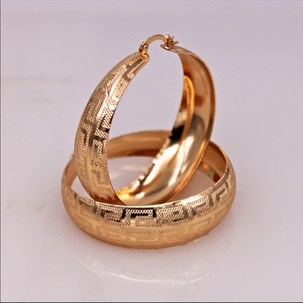 ¥ New Luxury 18k Gold Hoop Round Earrings - Picture 4 of 7